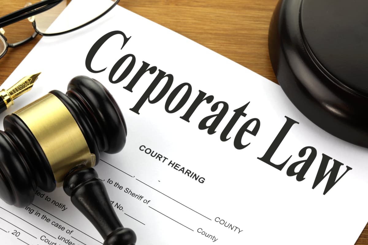 Corporate Law lawyer in Lucknow